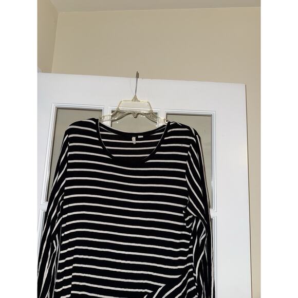 Cato Women’s black/white striped asymmetrical 3/4 sleeve blouse size medium - Picture 2 of 5
